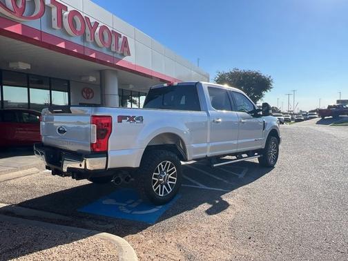 2017 Ford F-250 4WD Lariat Crew Cab