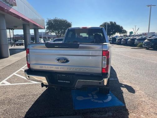 2017 Ford F-250 4WD Lariat Crew Cab