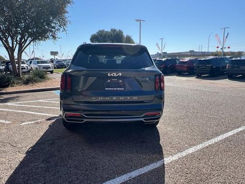 2022 Kia Sorento S
