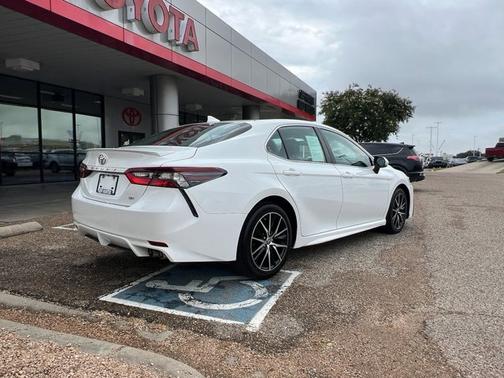 2023 Toyota Camry SE