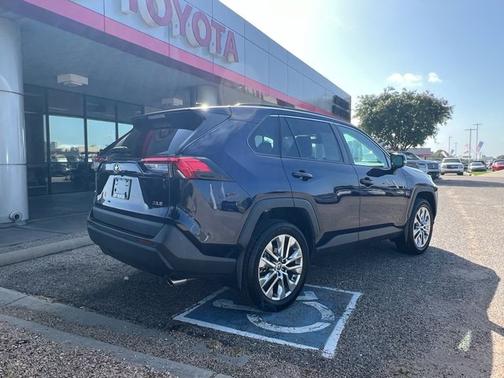 2022 Toyota RAV4 XLE Premium