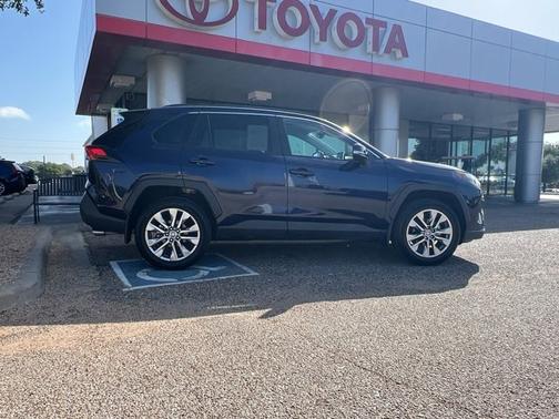 2022 Toyota RAV4 XLE Premium