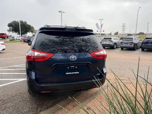 2020 Toyota Sienna XLE Premium