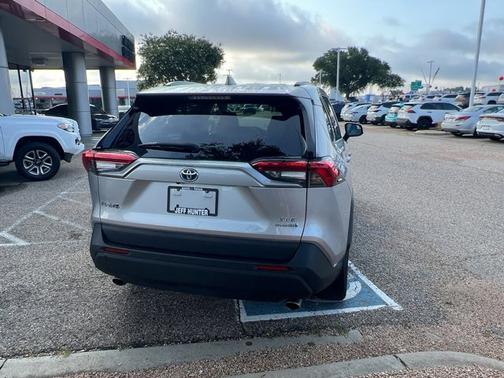 2021 Toyota RAV4 Hybrid XLE Premium