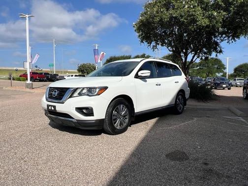 2020 Nissan Pathfinder S