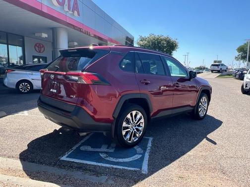 2020 Toyota RAV4 XLE Premium