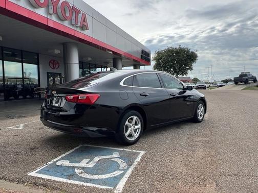 2017 Chevrolet Malibu 1LS