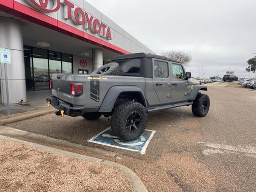 2021 Jeep Gladiator Sport