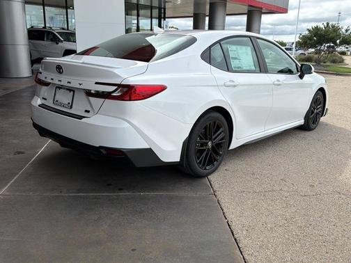 Ice Cap 2026 Toyota Camry SE