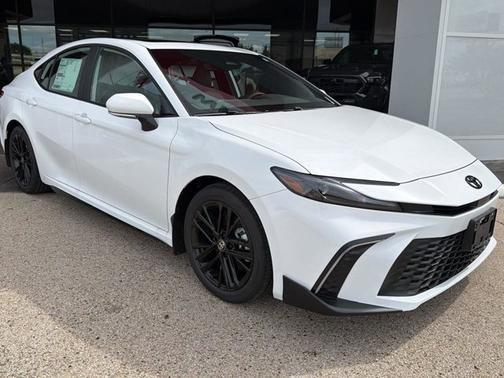 Ice Cap 2026 Toyota Camry SE