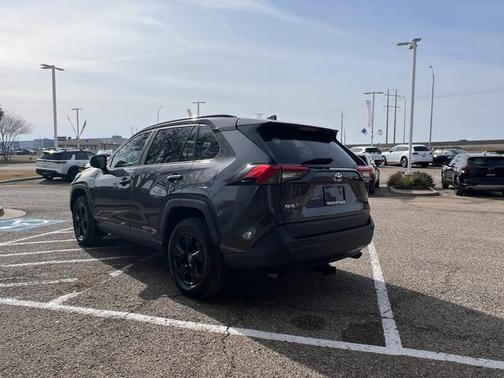 2020 Toyota RAV4 Hybrid XLE