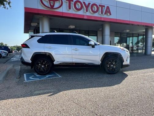 2023 Toyota RAV4 Hybrid SE