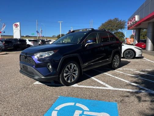 2019 Toyota RAV4 XLE Premium