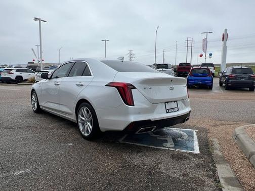 2022 Cadillac CT4 Luxury
