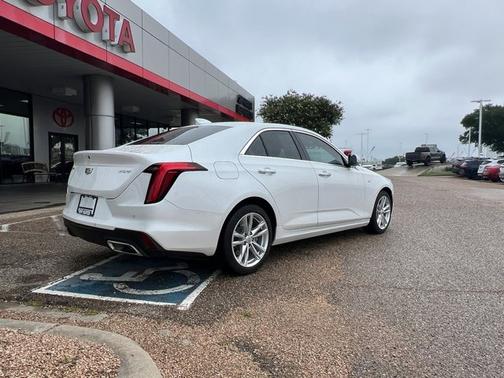2022 Cadillac CT4 Luxury