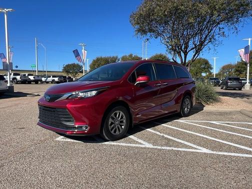 2021 Toyota Sienna XLE