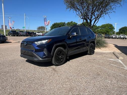 2022 Toyota RAV4 Hybrid XLE