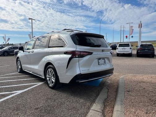 2025 Toyota Sienna Limited
