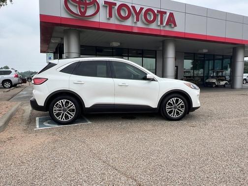 2020 Ford Escape SEL