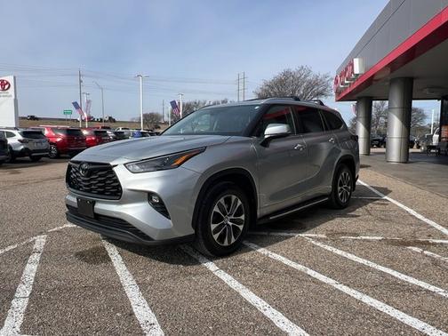 2025 Toyota Highlander Hybrid XLE