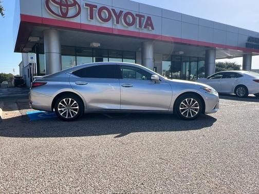 2022 Lexus ES 300h ES 300h