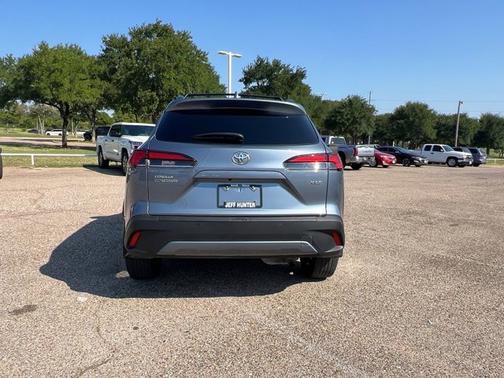 2024 Toyota Corolla Cross XLE