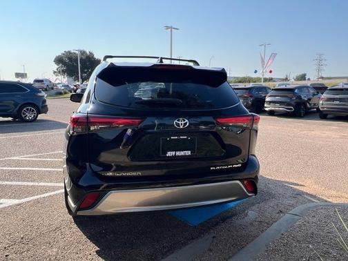 2023 Toyota Highlander Platinum