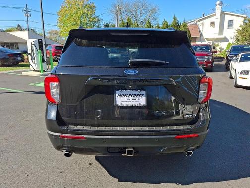 Black Metallic 2023 Ford Explorer ST-Line