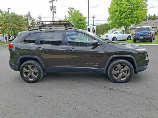 Recon Green Clearcoat 2016 Jeep Cherokee Latitude