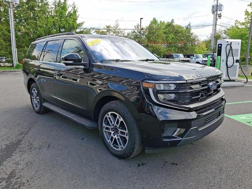 Black Metallic 2025 Ford Expedition Active