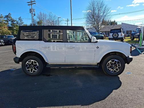 2023 Ford Bronco Outer Banks