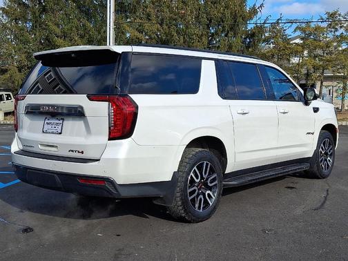 2021 GMC Yukon XL AT4