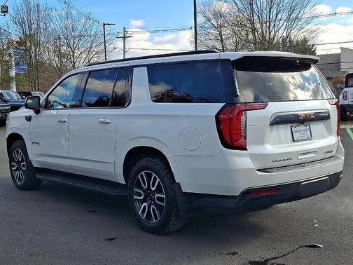 2021 GMC Yukon XL AT4