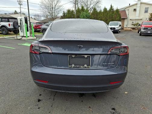 Midnight Silver Metallic 2022 Tesla Model 3 Long Range