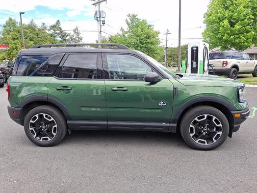 Eruption Green Metallic 2024 Ford Bronco Sport Outer Banks