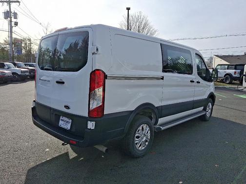 2024 Ford Transit-250 