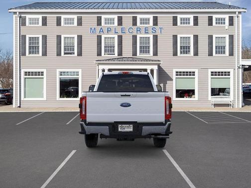 Oxford White 2026 Ford F-350 Lariat Super Duty