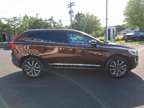 2017 Volvo XC60 T6 Dynamic
