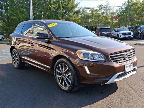 2017 Volvo XC60 T6 Dynamic