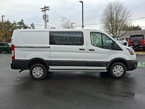 2024 Ford Transit-250 