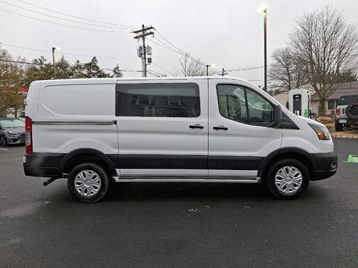 2024 Ford Transit-250 