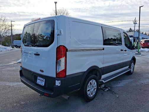 2024 Ford Transit-250 