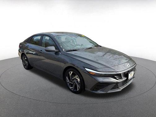 2025 Hyundai ELANTRA SEL