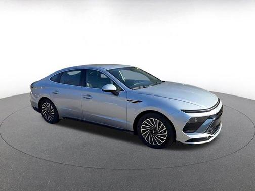 2025 Hyundai SONATA Hybrid SE