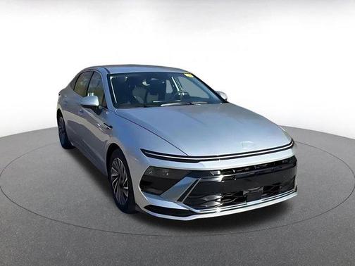 2025 Hyundai SONATA Hybrid SE