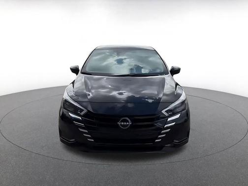 Super Black 2025 Nissan Versa 1.6 SV