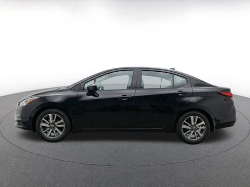 Super Black 2025 Nissan Versa 1.6 SV