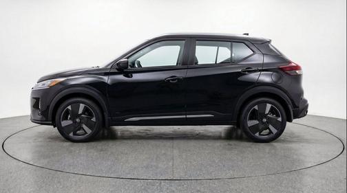 Super Black 2026 Nissan Kicks SR