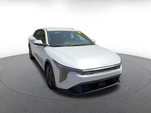 Snow White Pearl 2025 Kia K4 LXS