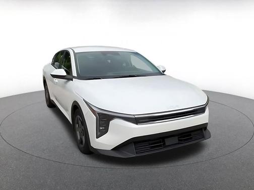 Snow White Pearl 2025 Kia K4 LXS